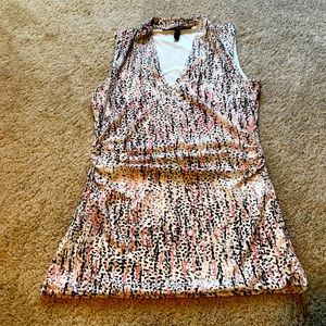 White House Black Market XXS v neck tank